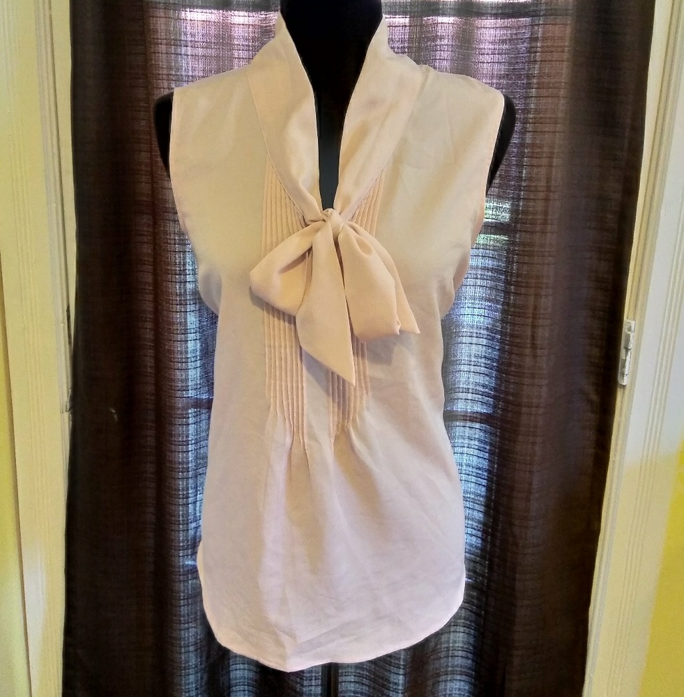 New York and Company Blush sleeveless tunic "L"